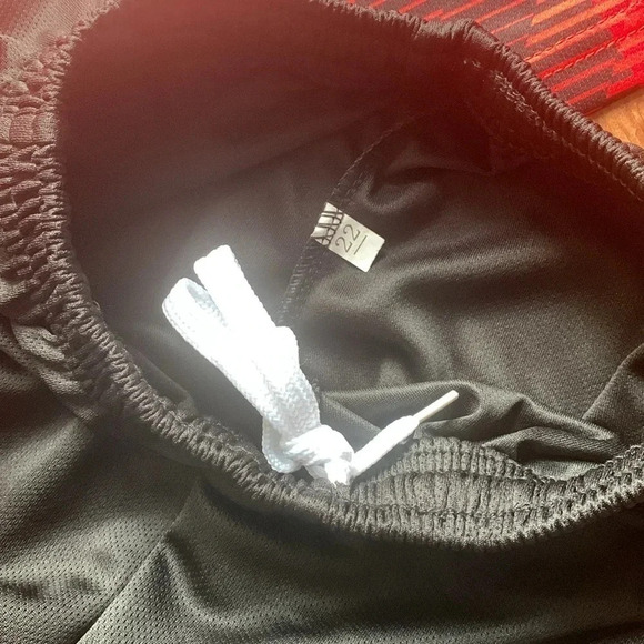 PULISIC AC MILAN Home Jersey 2023-24 Youth Kids Kit Small NWT - Picture 8 of 12